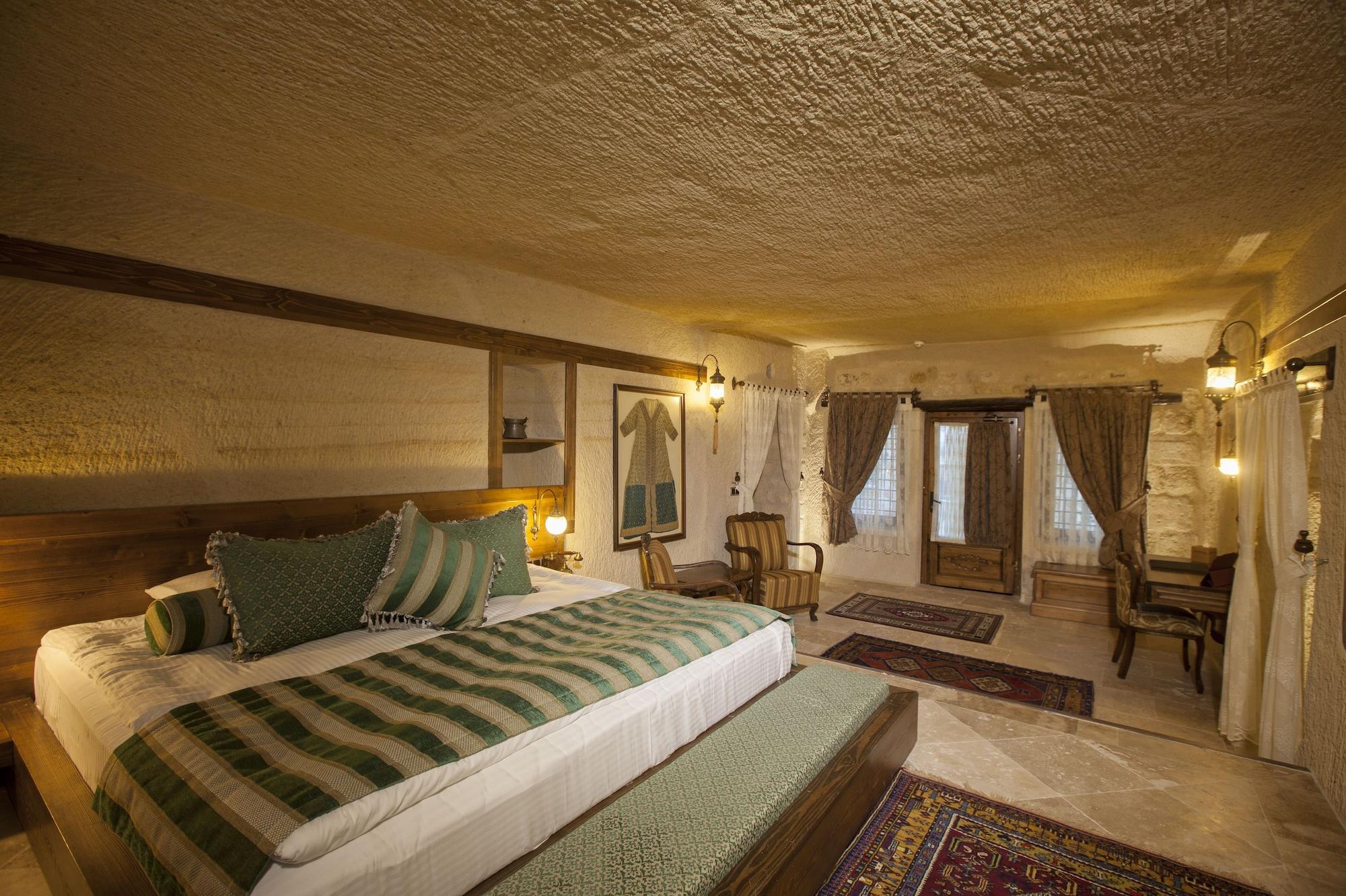 Kayakapi Premium Caves Cappadocia 5*